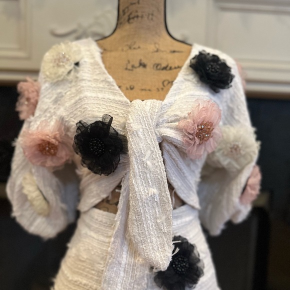 NWT Dream By Sister Jane Elegant Floral Embellished White Dress - Picture 2 of 12